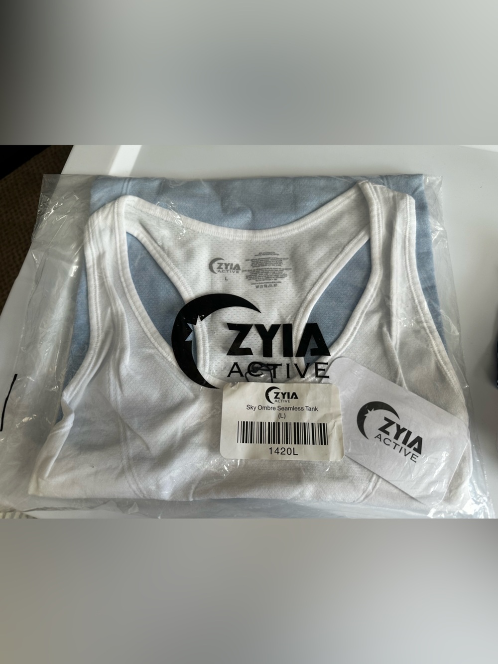ZYIA Active Sky Ombre Seamless Tank Top - White/Light Blue
